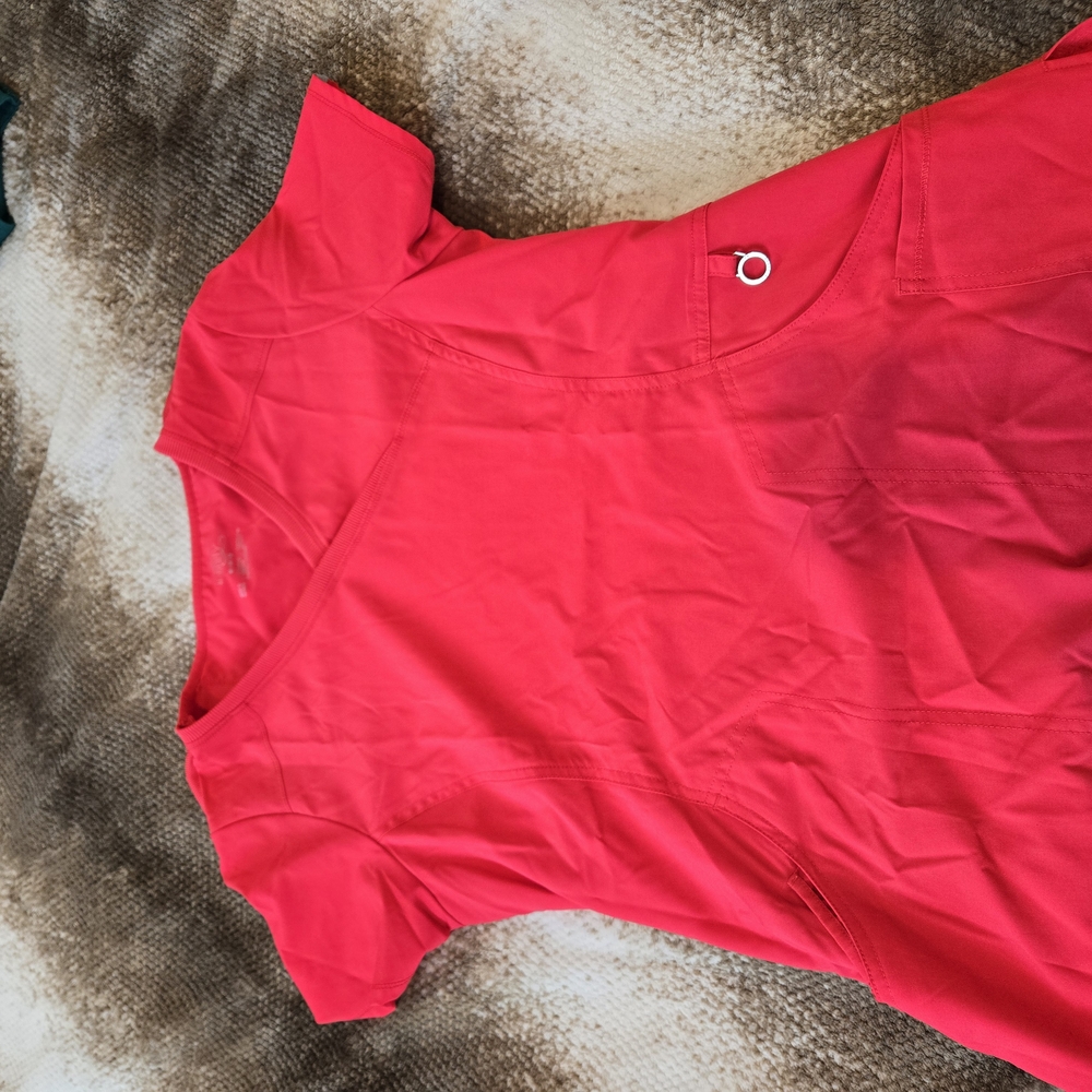 Cherokee Infinity Scrub Top